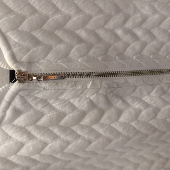 Women's Jacket - Picture 3 of 4